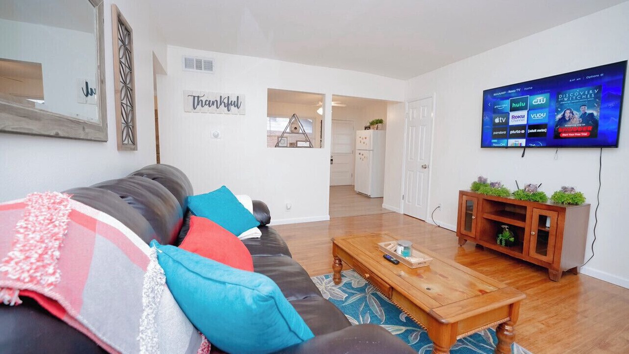 Photo of Livingroom in Airport Township