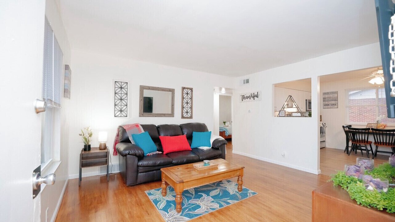Photo of Livingroom in Airport Township