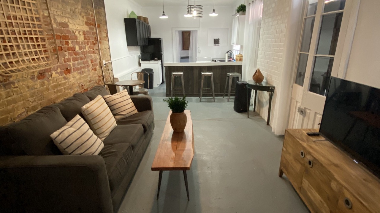 Photo of Livingroom in French Quarter