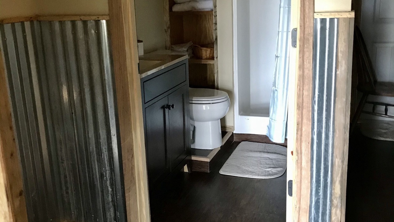 Photo of Bathroom in Theriot