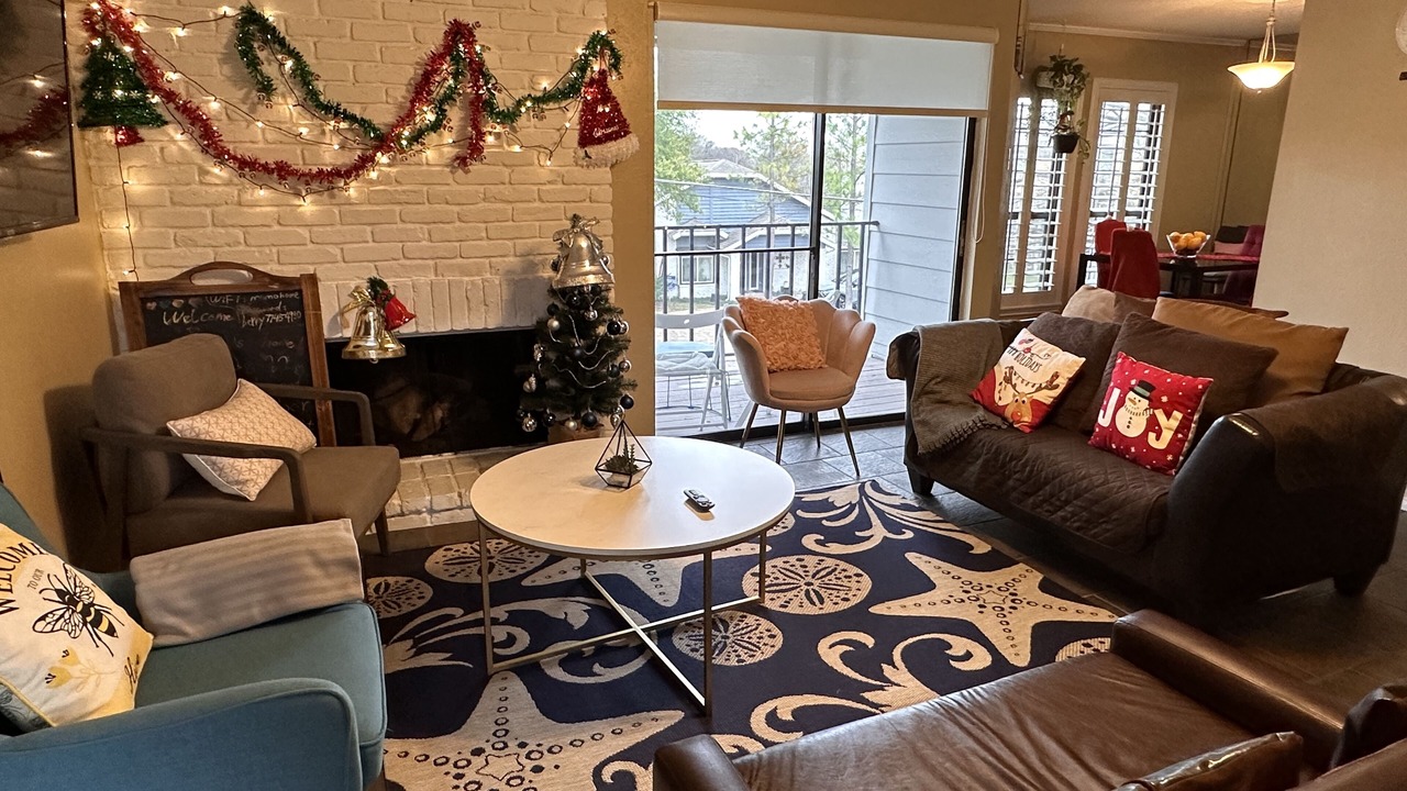 Photo of Livingroom in Far North Dallas