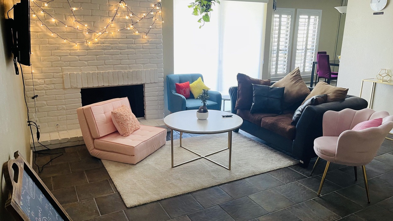 Photo of Livingroom in Far North Dallas