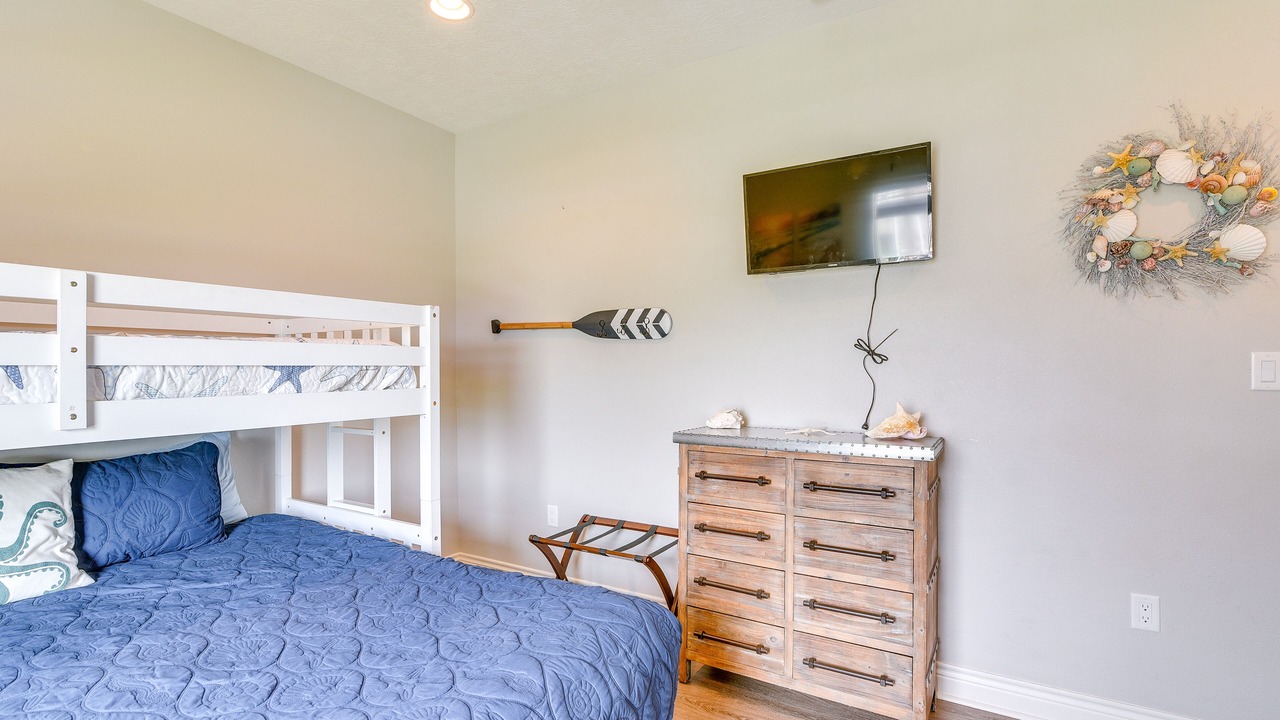Photo of Bedroom in Crystal Beach
