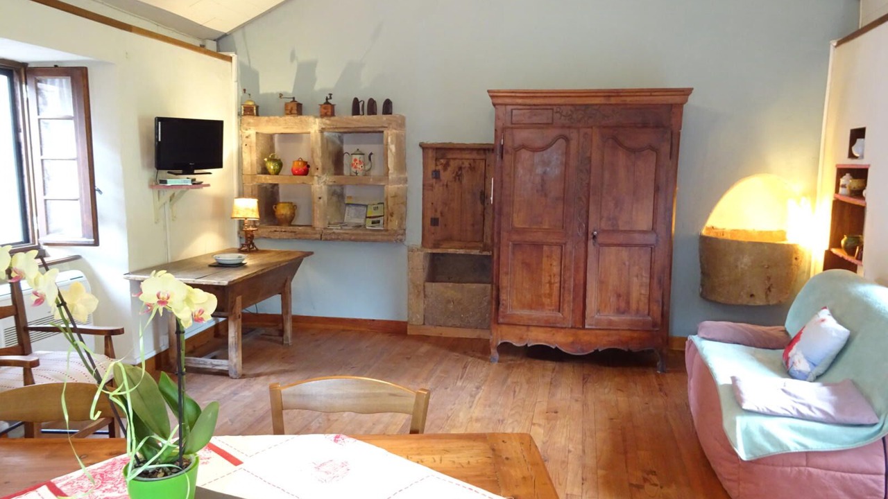 Photo of Livingroom in Laval-Roqueceziere