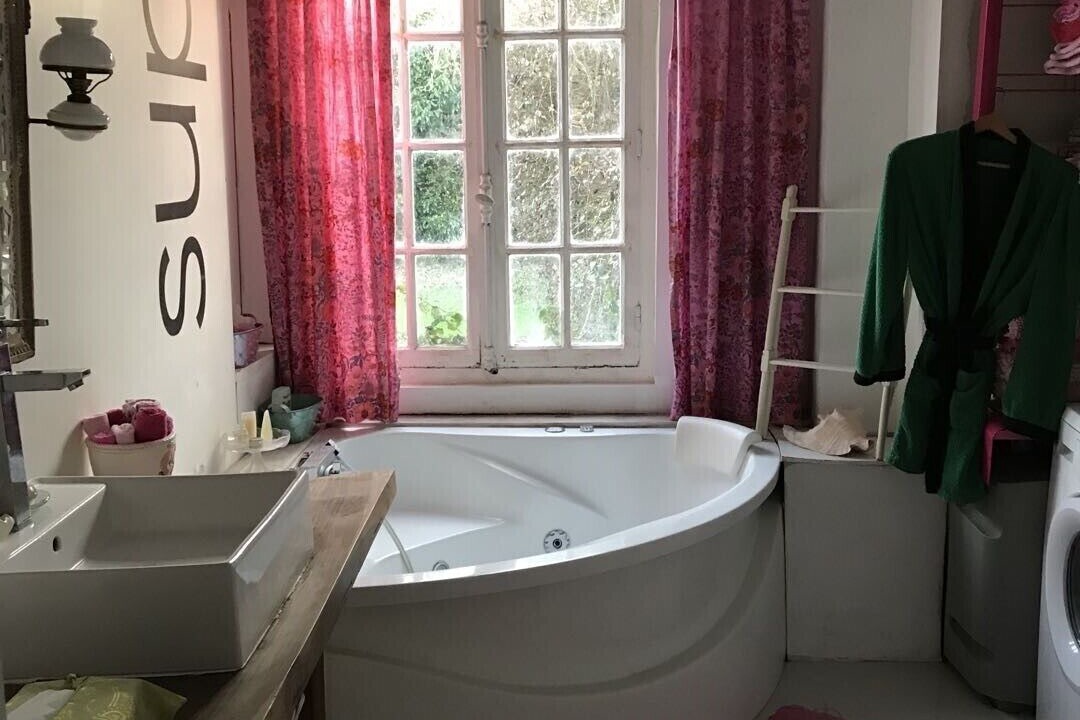 Photo of Bathroom in Pont-l'Eveque