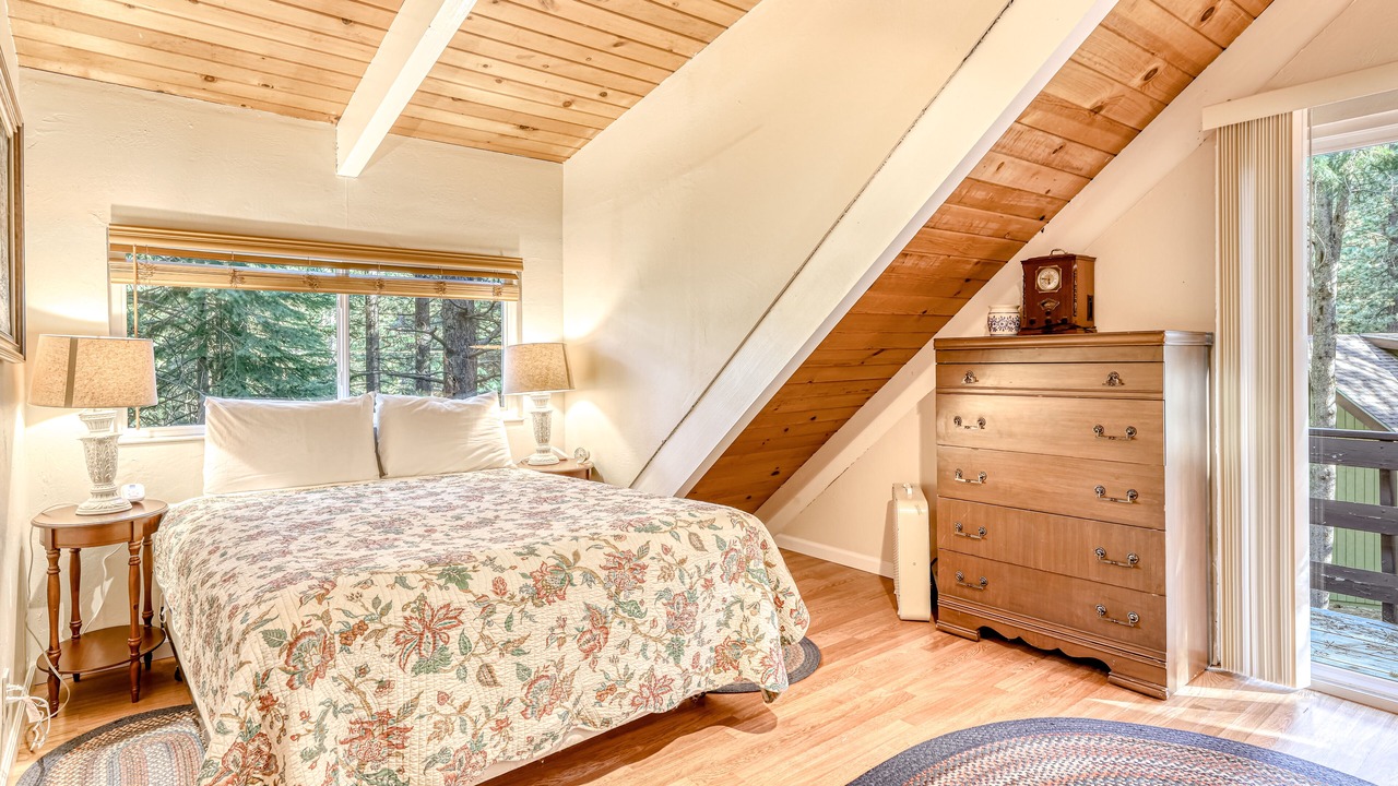 Photo of Bedroom in North Upper Truckee
