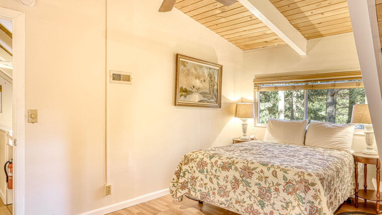 Photo of Bedroom in North Upper Truckee
