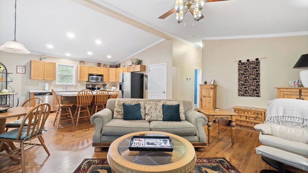 Photo of Livingroom in Pineola