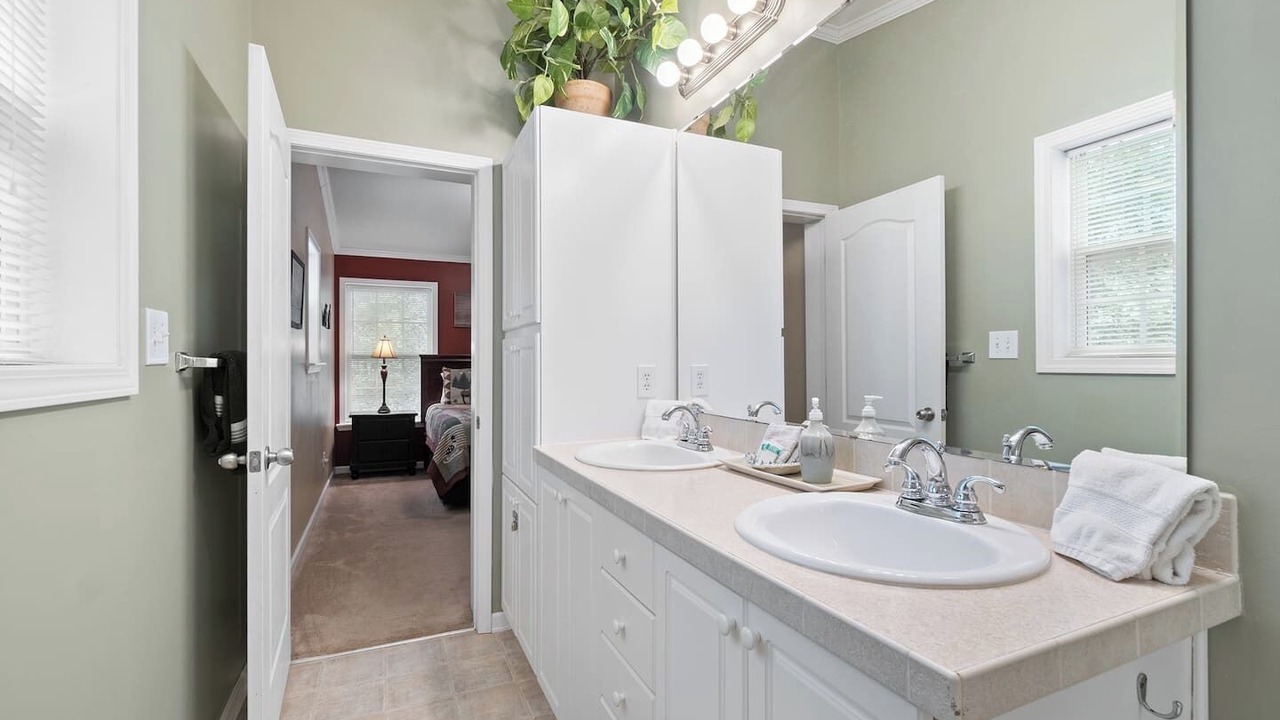 Photo of Bathroom in Pineola