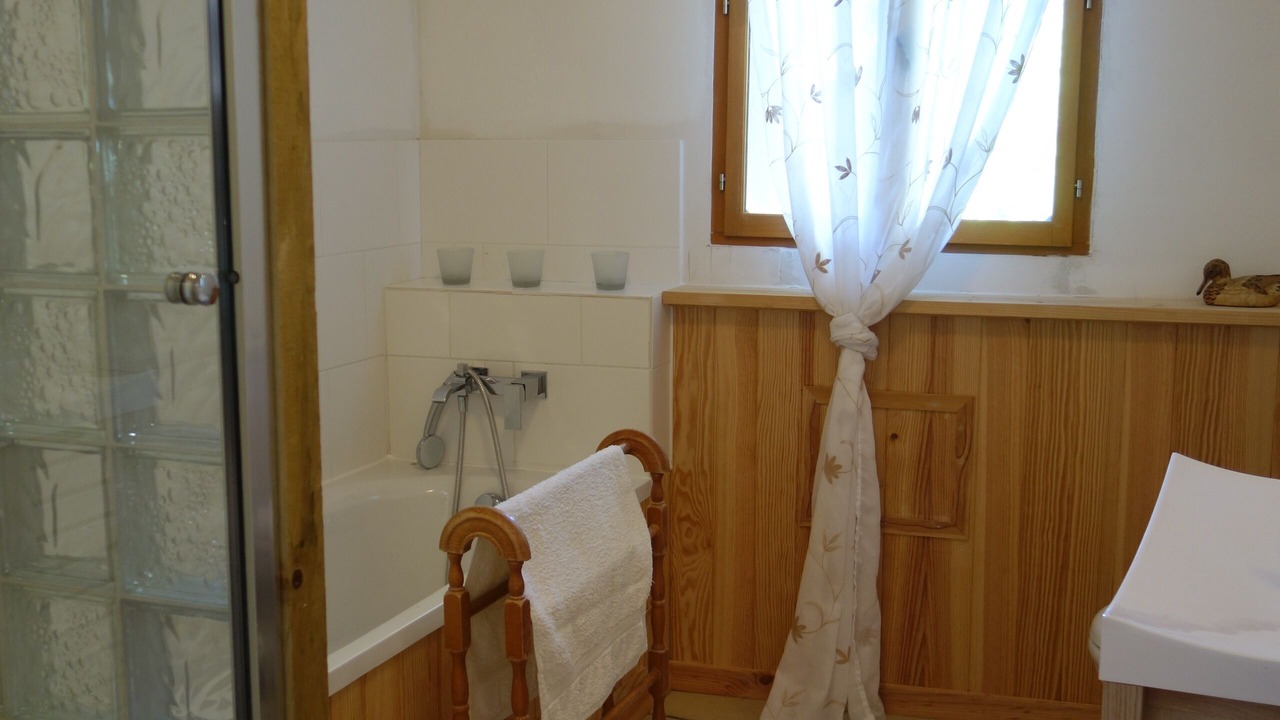 Photo of Bathroom in Quillan