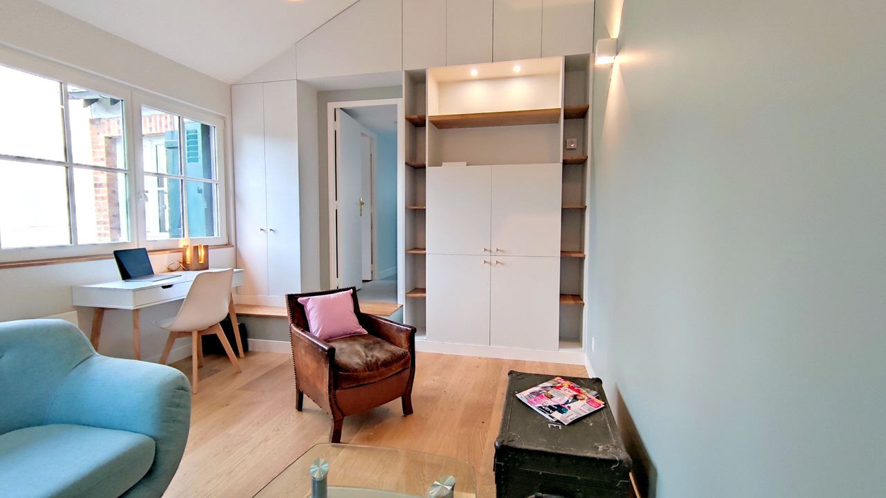 Photo of Others in Versailles