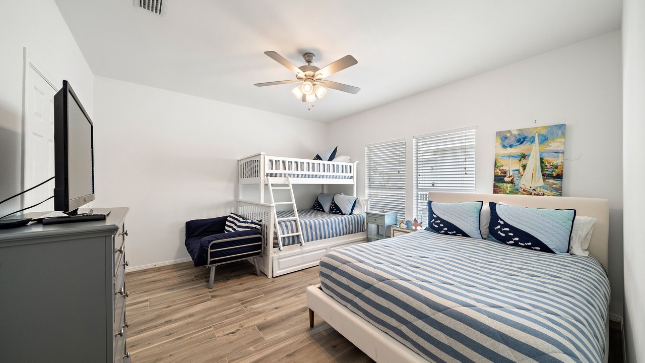 Photo of Bedroom in Pirates Beach West