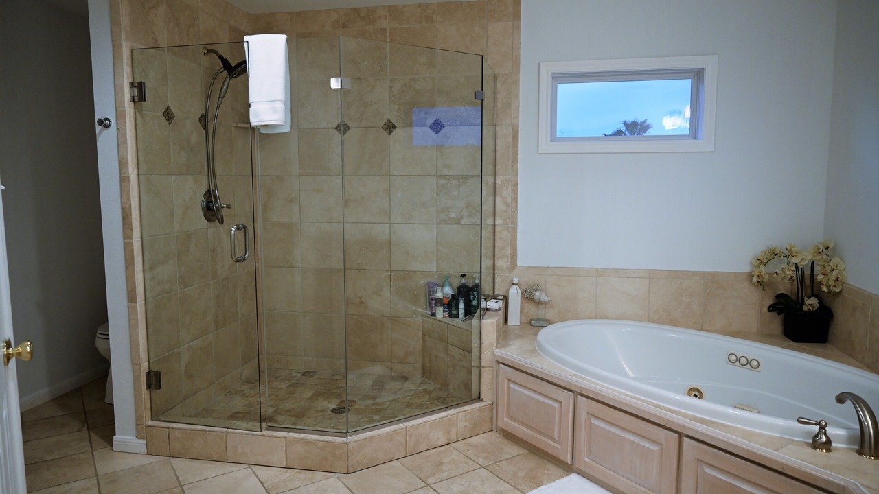Photo of Bathroom in Pirates Beach West