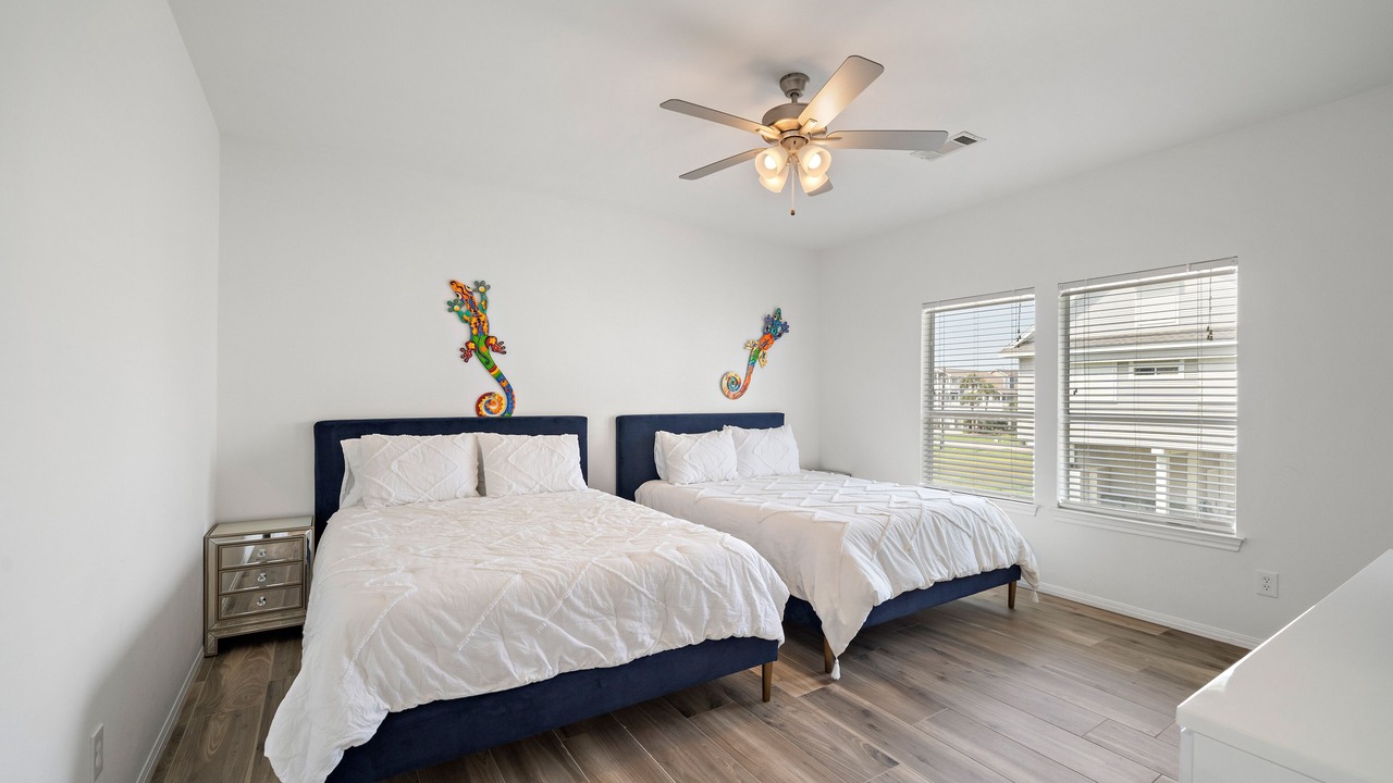 Photo of Bedroom in Pirates Beach West