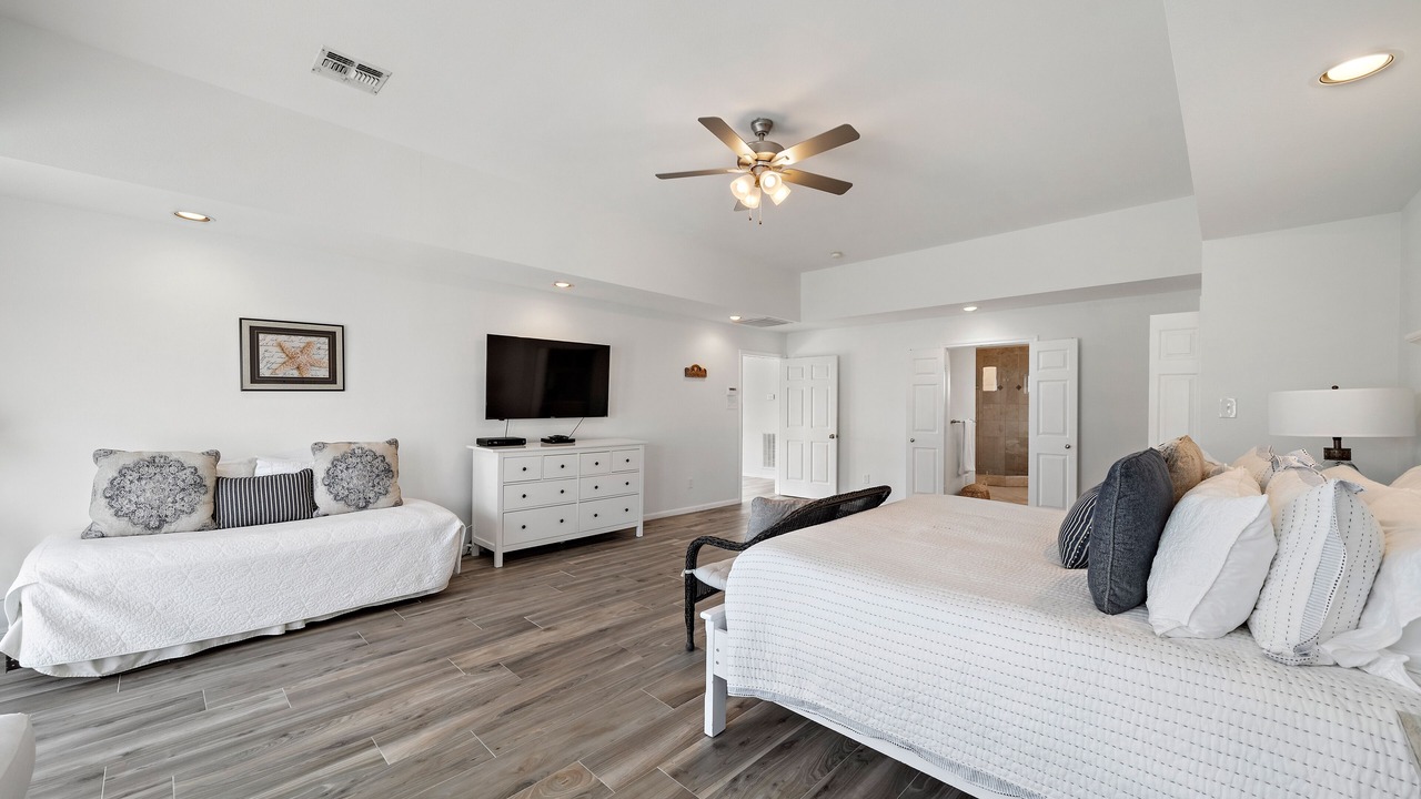 Photo of Bedroom in Pirates Beach West