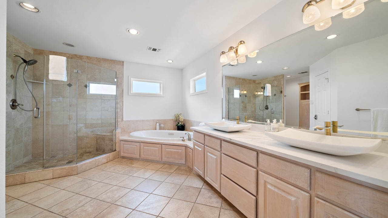 Photo of Bathroom in Pirates Beach West