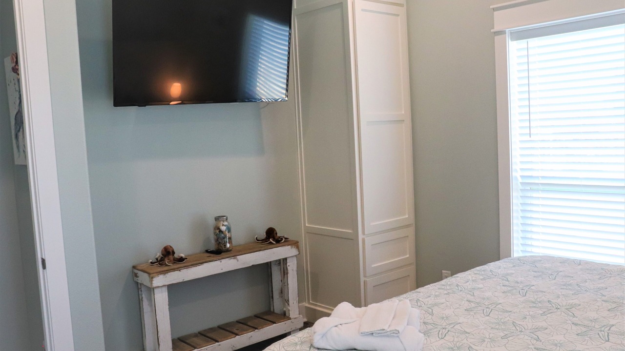 Photo of Bedroom in Crystal Beach