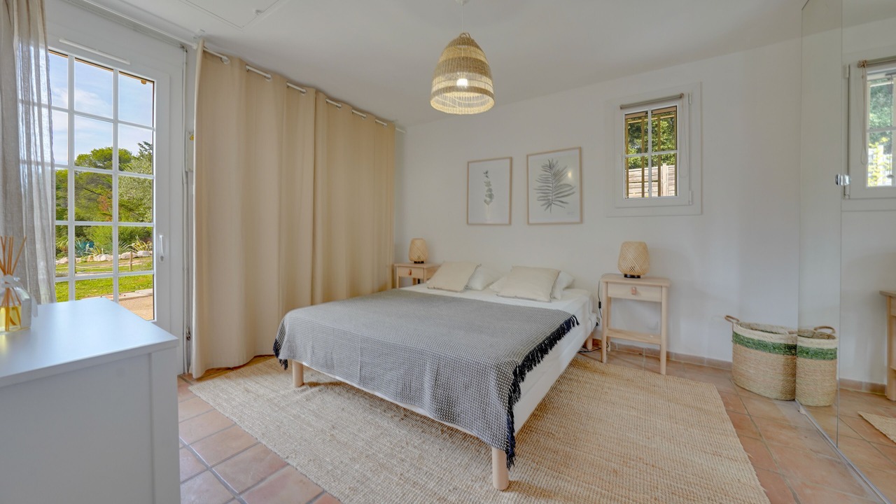 Photo of Bedroom in Puget