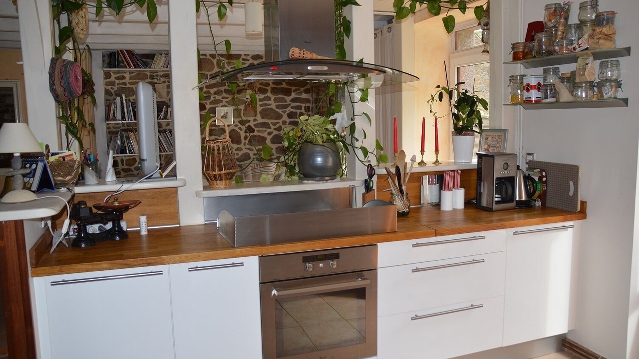 Photo of Kitchen in Pleudihen-sur-Rance