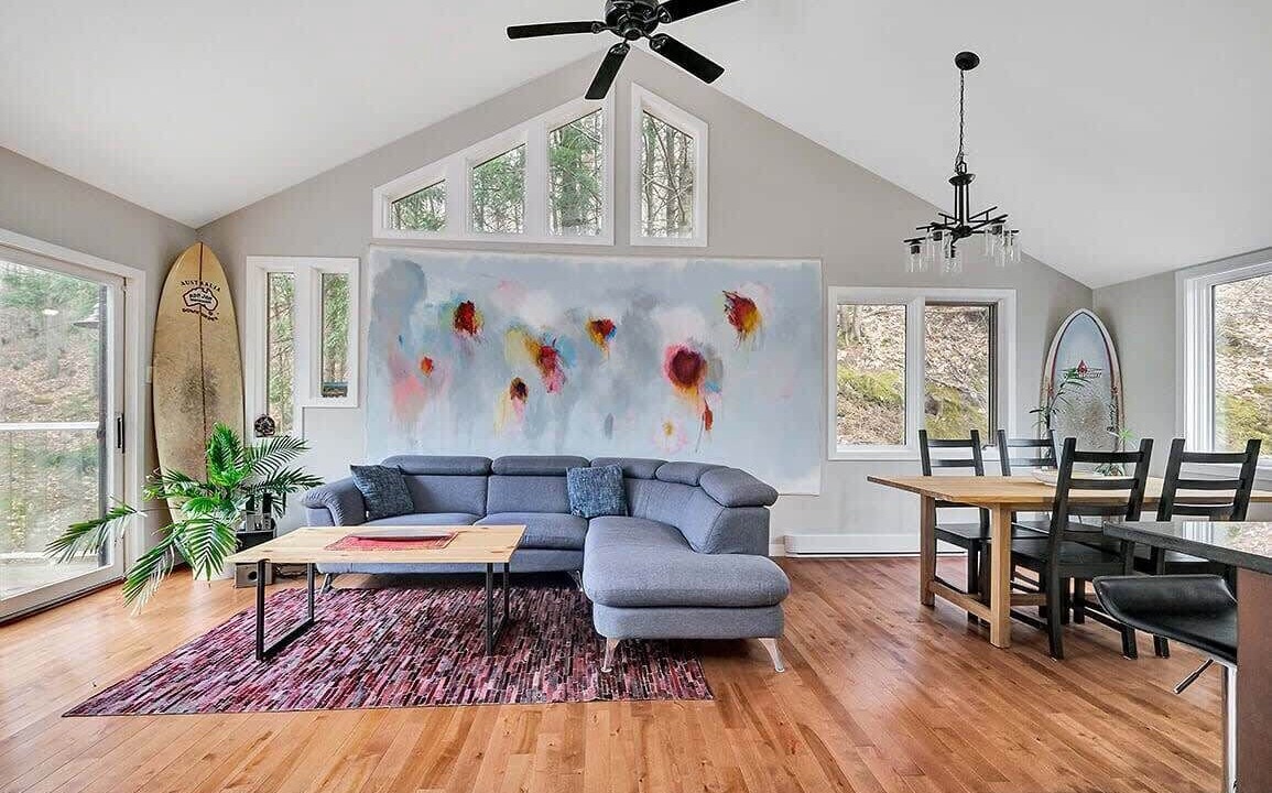 Photo of Livingroom in Val-des-Monts