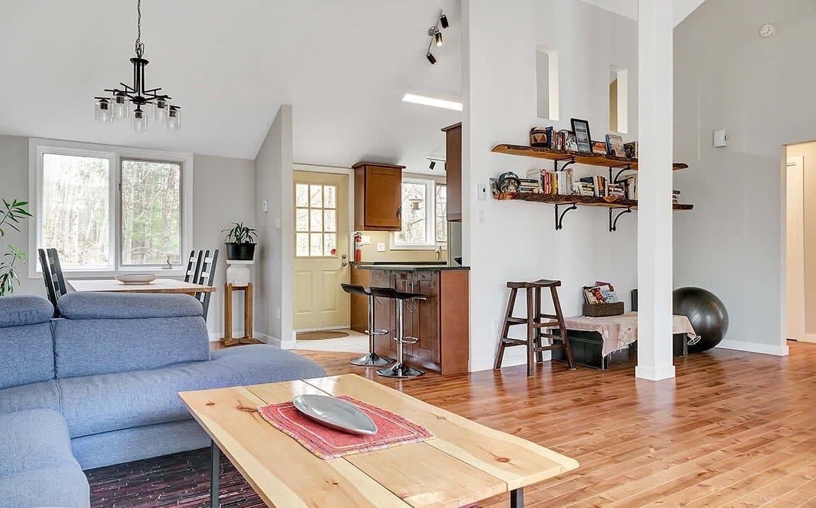 Photo of Livingroom in Val-des-Monts