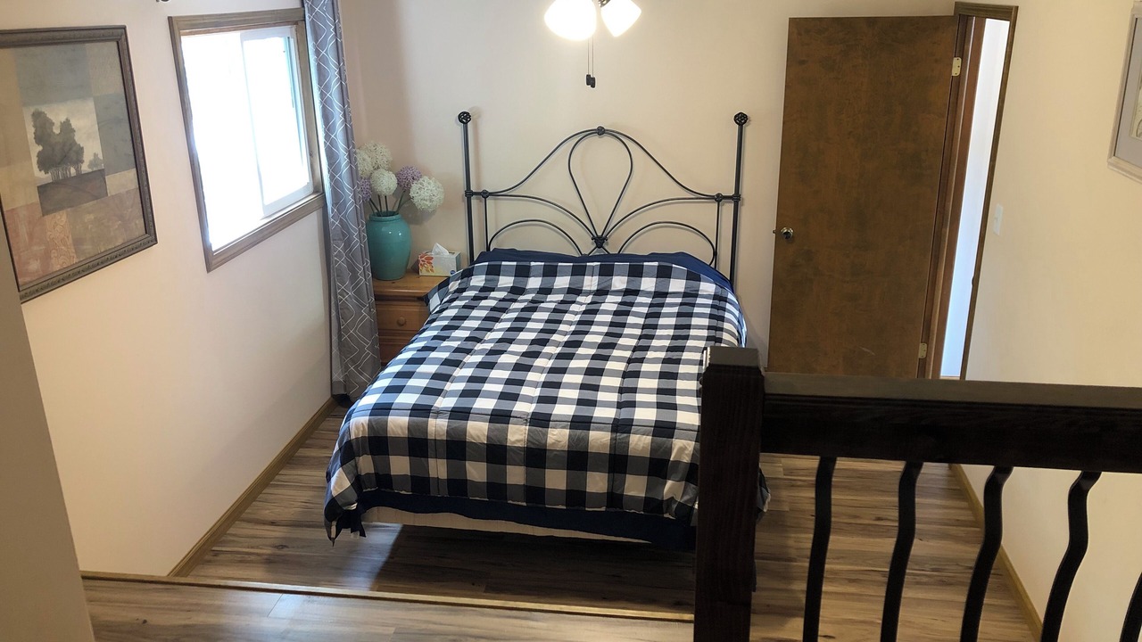 Photo of Bedroom in Solon Mills