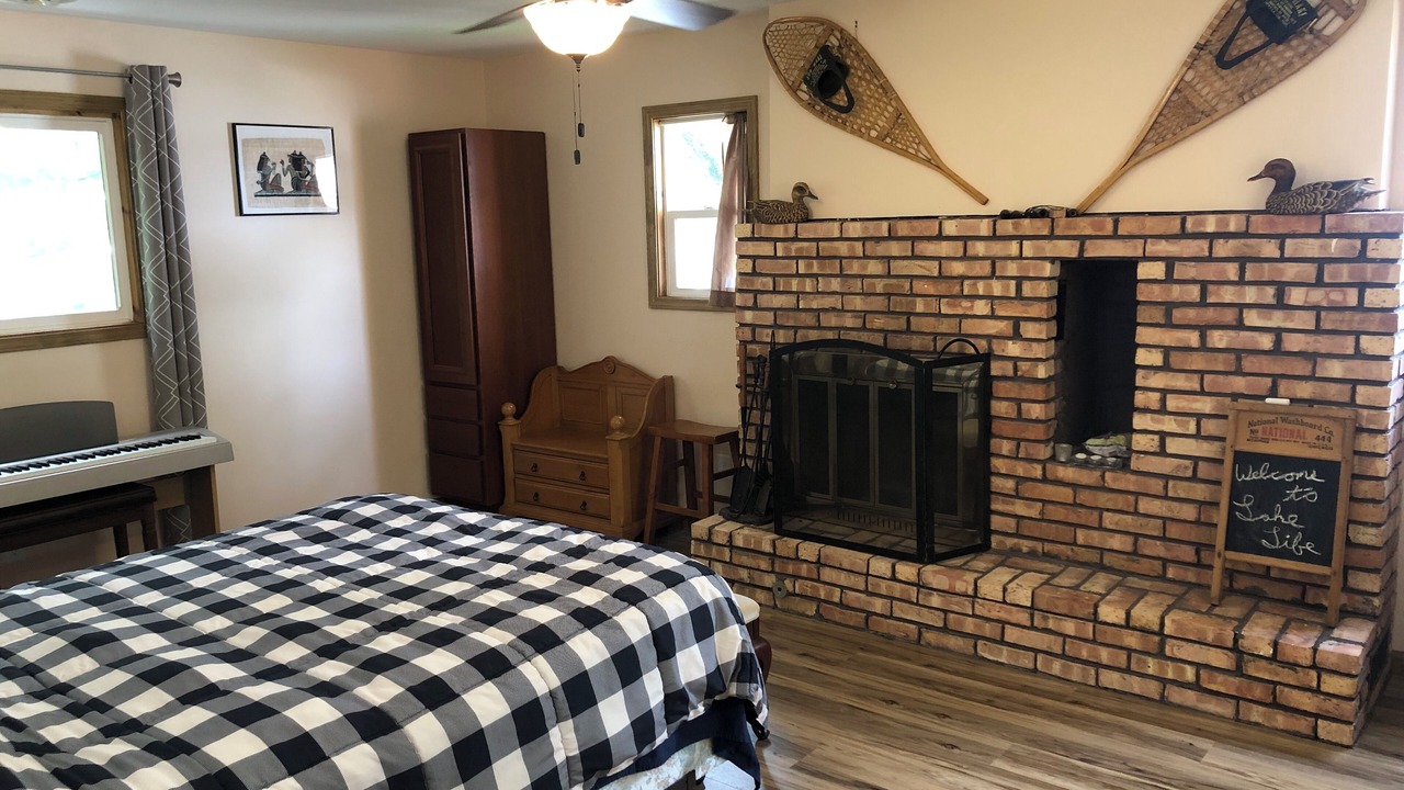 Photo of Bedroom in Solon Mills
