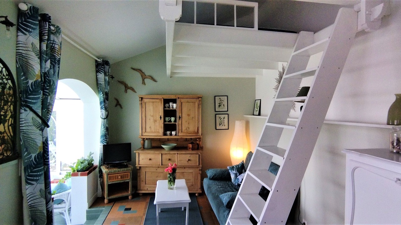 Photo of Livingroom in Saint-Marc-sur-Mer