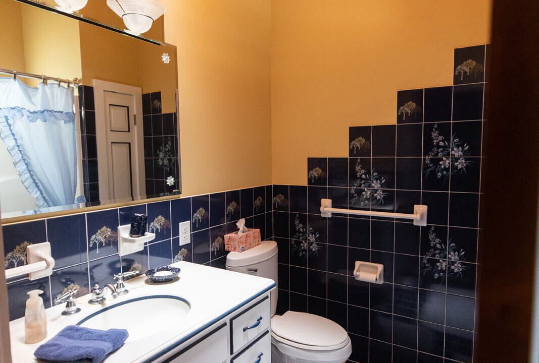 Photo of Bathroom in Russell