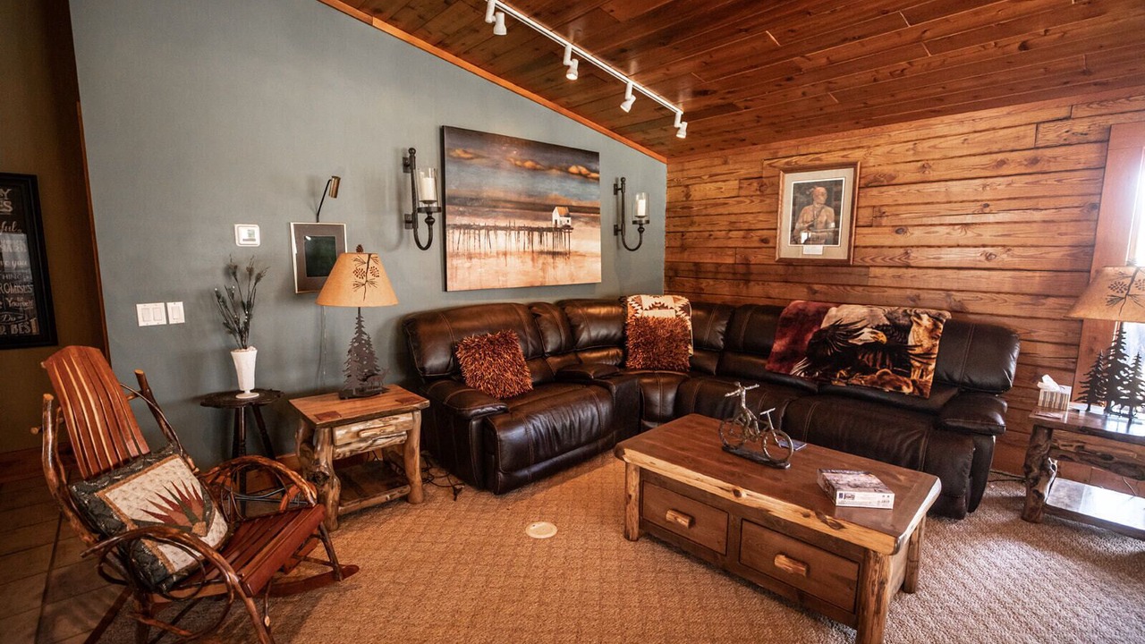Photo of Livingroom in Russell
