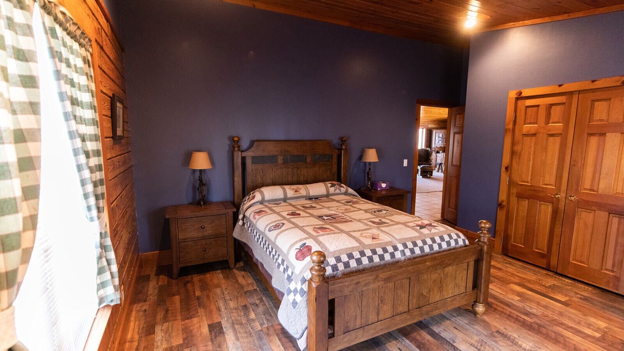 Photo of Bedroom in Russell