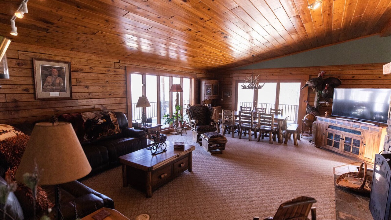Photo of Livingroom in Russell