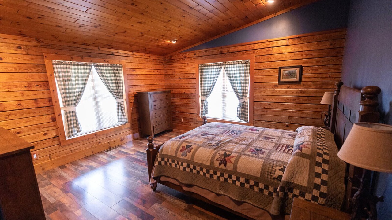 Photo of Bedroom in Russell