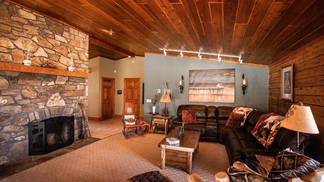 Photo of Livingroom in Russell