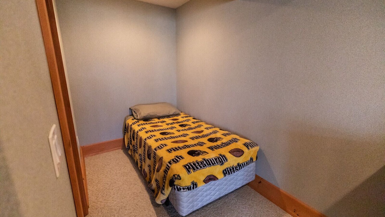 Photo of Bedroom in Russell
