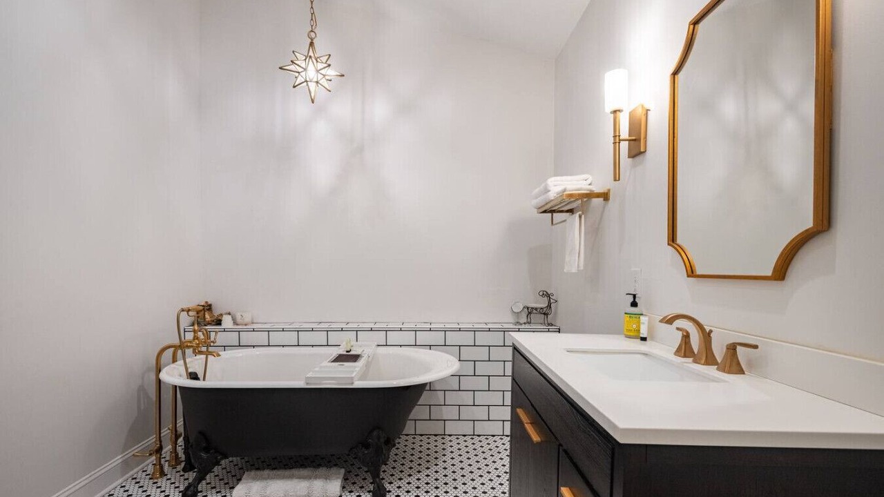 Photo of Bathroom in Shelbyville