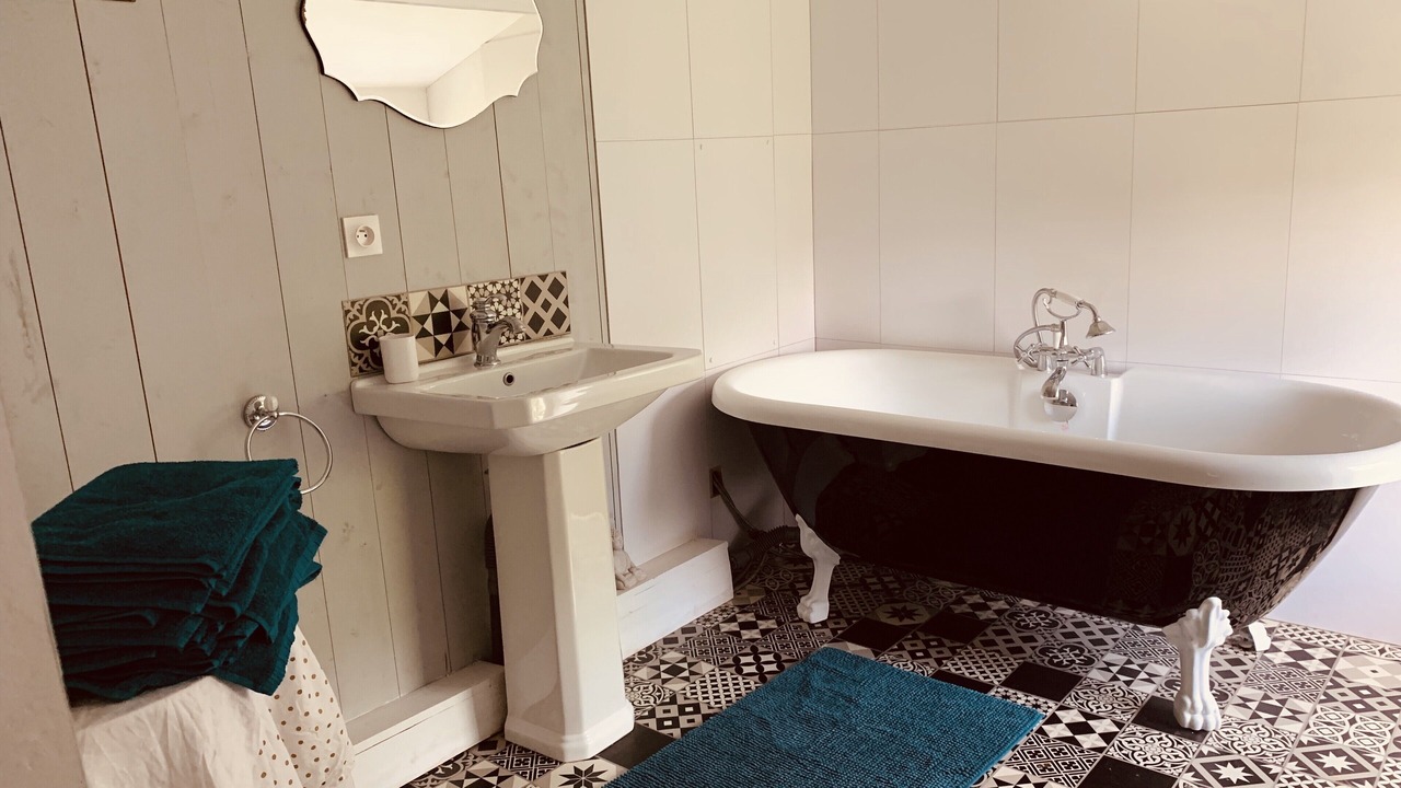 Photo of Bathroom in Saint-Jean-de-Liversay