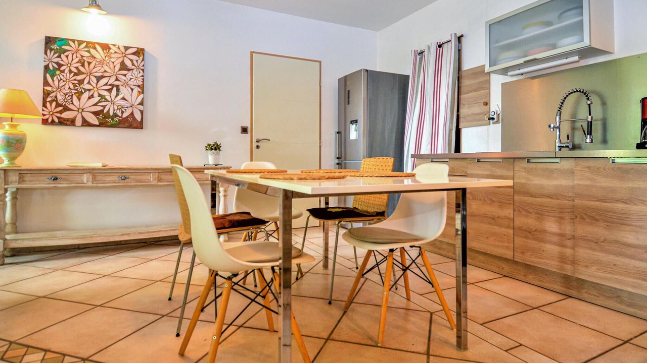 Photo of Bedroom in Violes