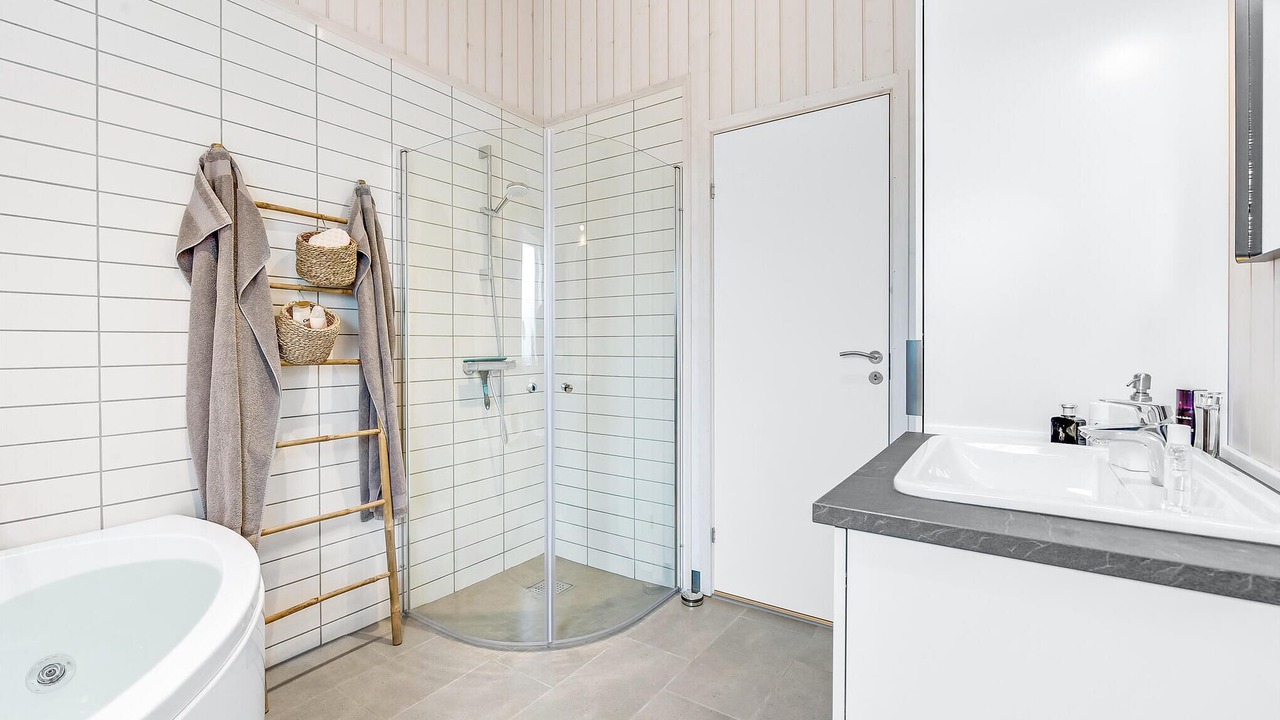 Photo of Bathroom in Mommark Strand