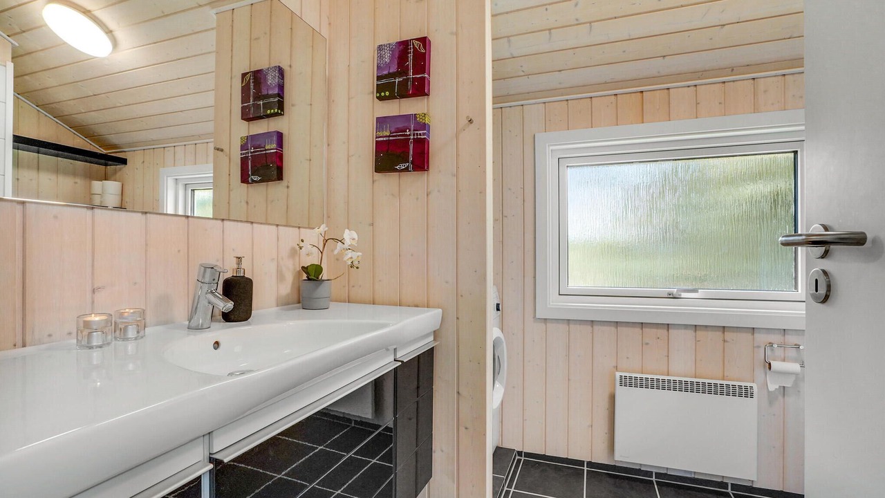 Photo of Bathroom in Agger