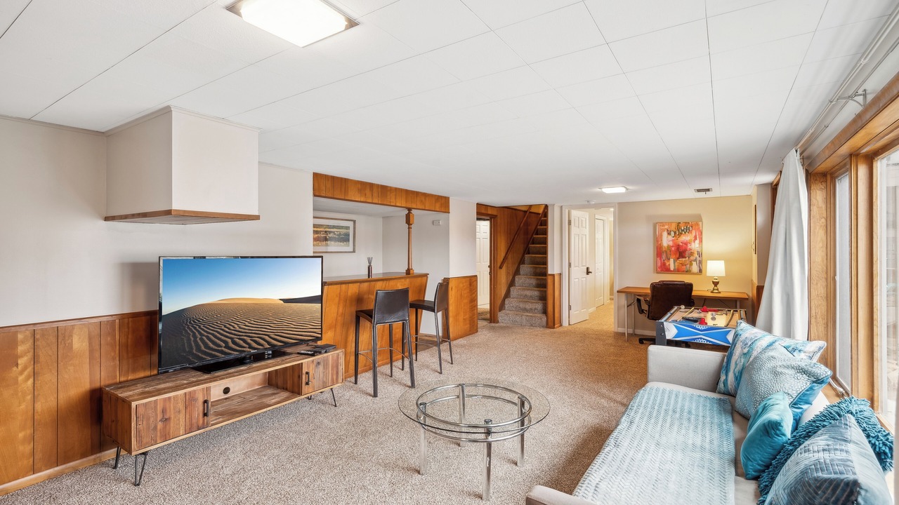 Photo of Livingroom in West Bloomington