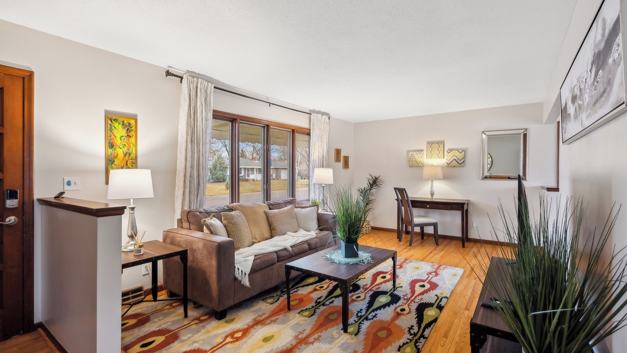 Photo of Livingroom in West Bloomington