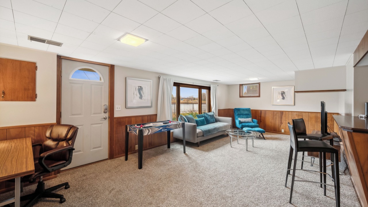 Photo of Livingroom in West Bloomington