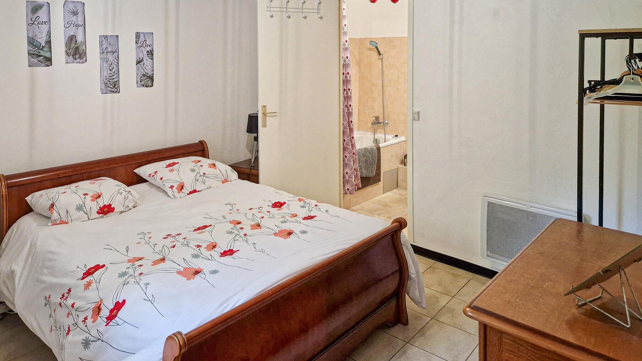 Photo of Others in Goult