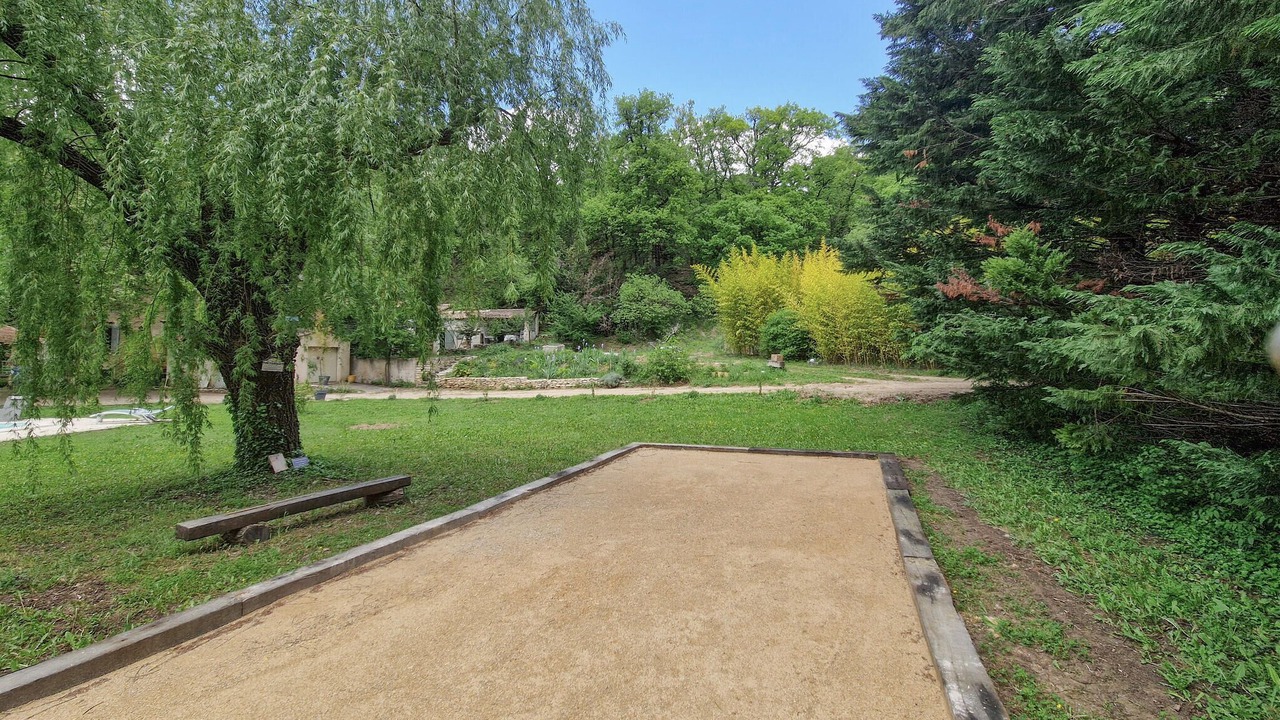 Photo of Others in Goult