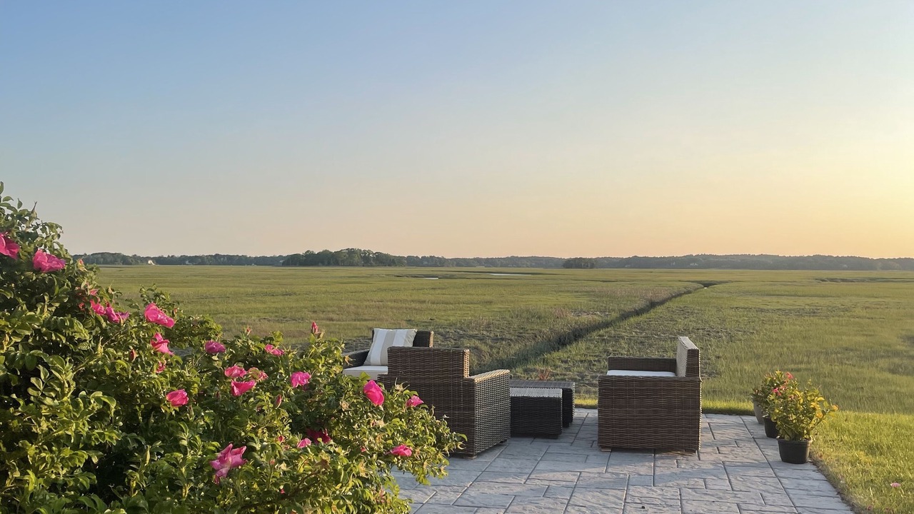 Photo of Patio Balcony in Green Harbor-Cedar Crest