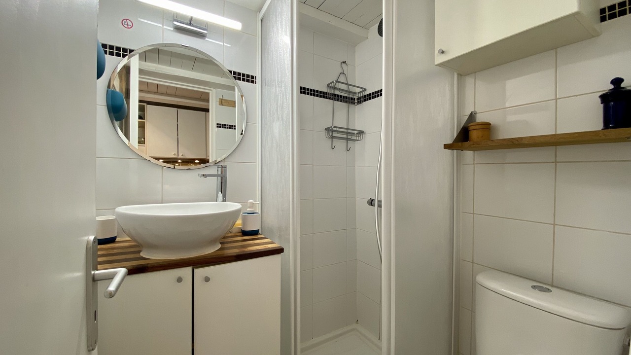 Photo of Bathroom in Arsenal