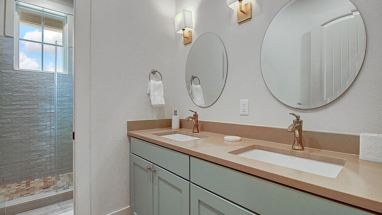 Photo of Bathroom in Cinnamon Shore