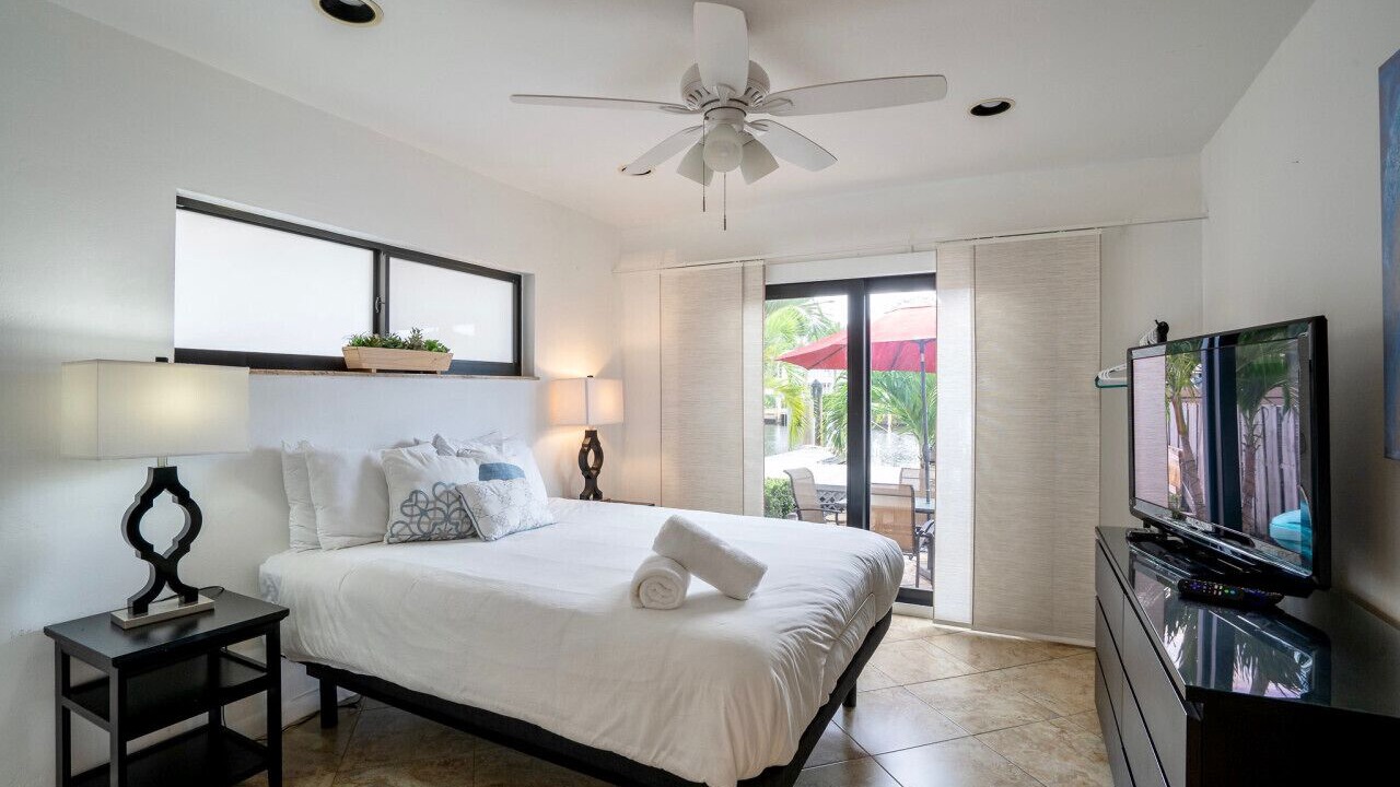 Photo of Bedroom in Hendricks and Venice Isles