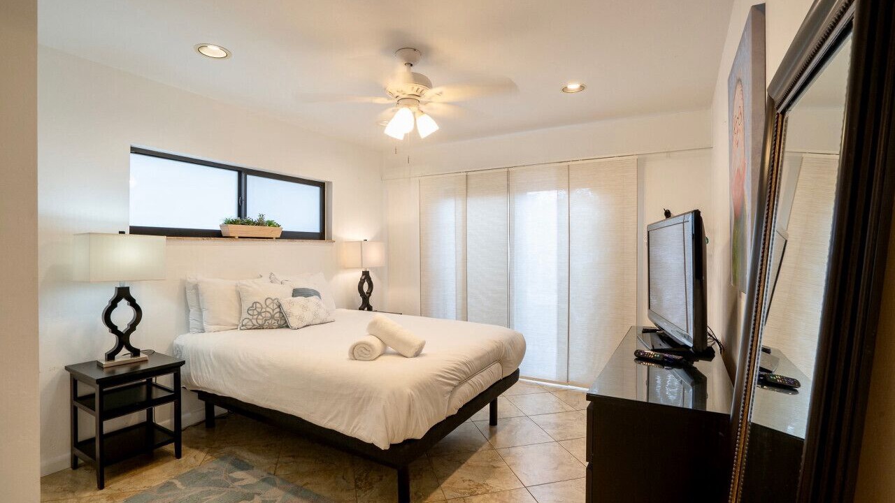 Photo of Bedroom in Hendricks and Venice Isles